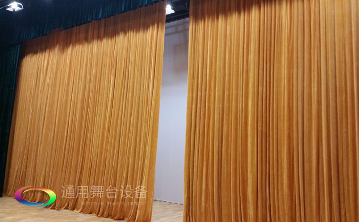 大幕類型、開啟方式！泰州舞臺大幕廠家——通用舞臺幕布，主要用于演出開始、結束的舞臺啟閉,有時也用作場幕使用